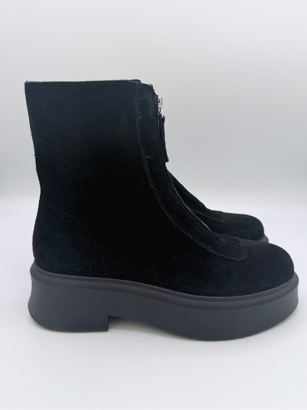 Steve Madden “Jones” Black suede boots